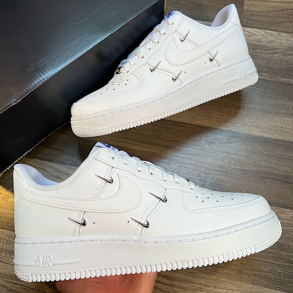 Nike Air Force 1 ‘07 LX - Picture 1 of 5